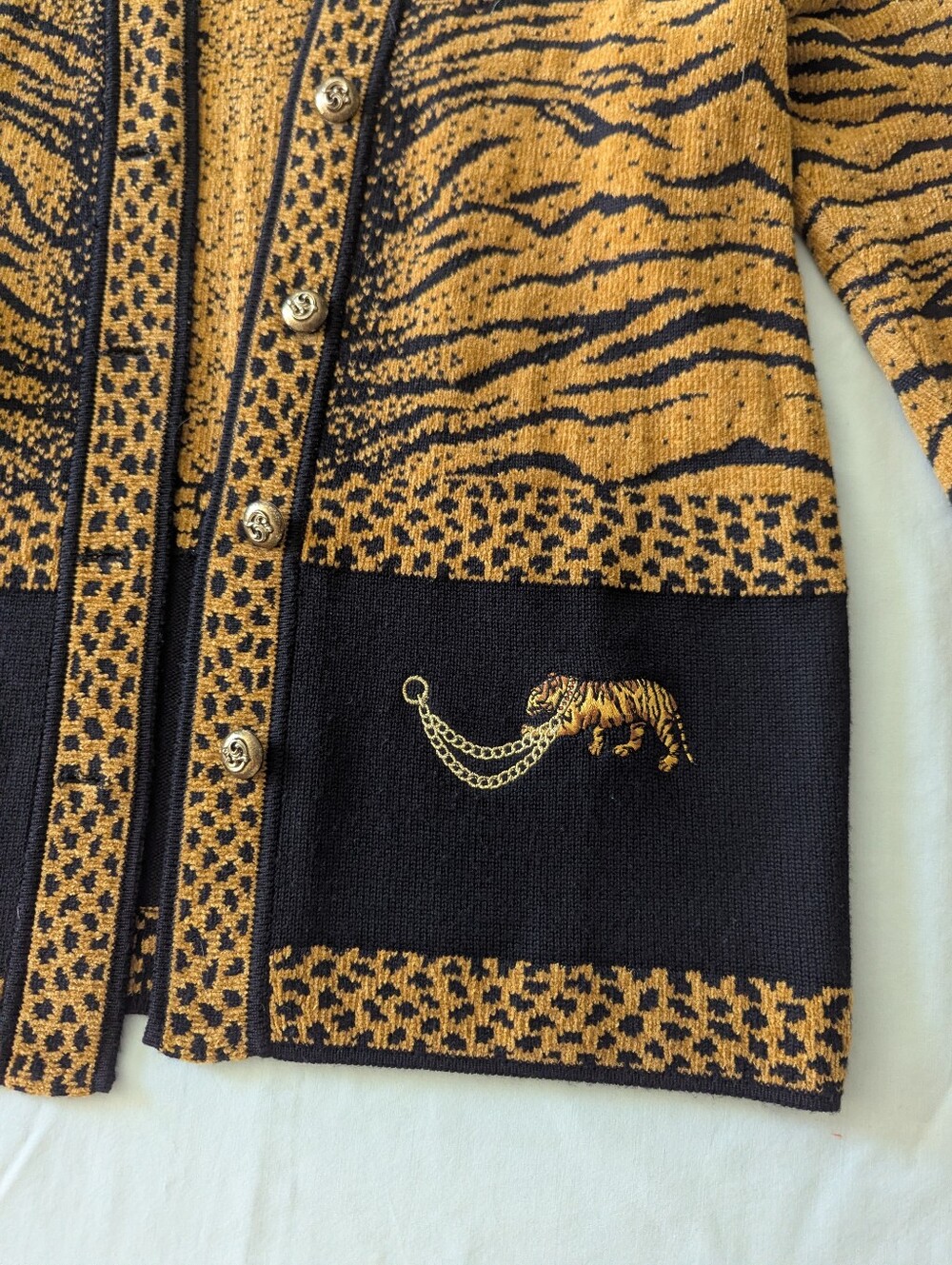 Vintage 90s Tiger Print Long Cardigan With Embroidered Tigers - Picture 3 of 13